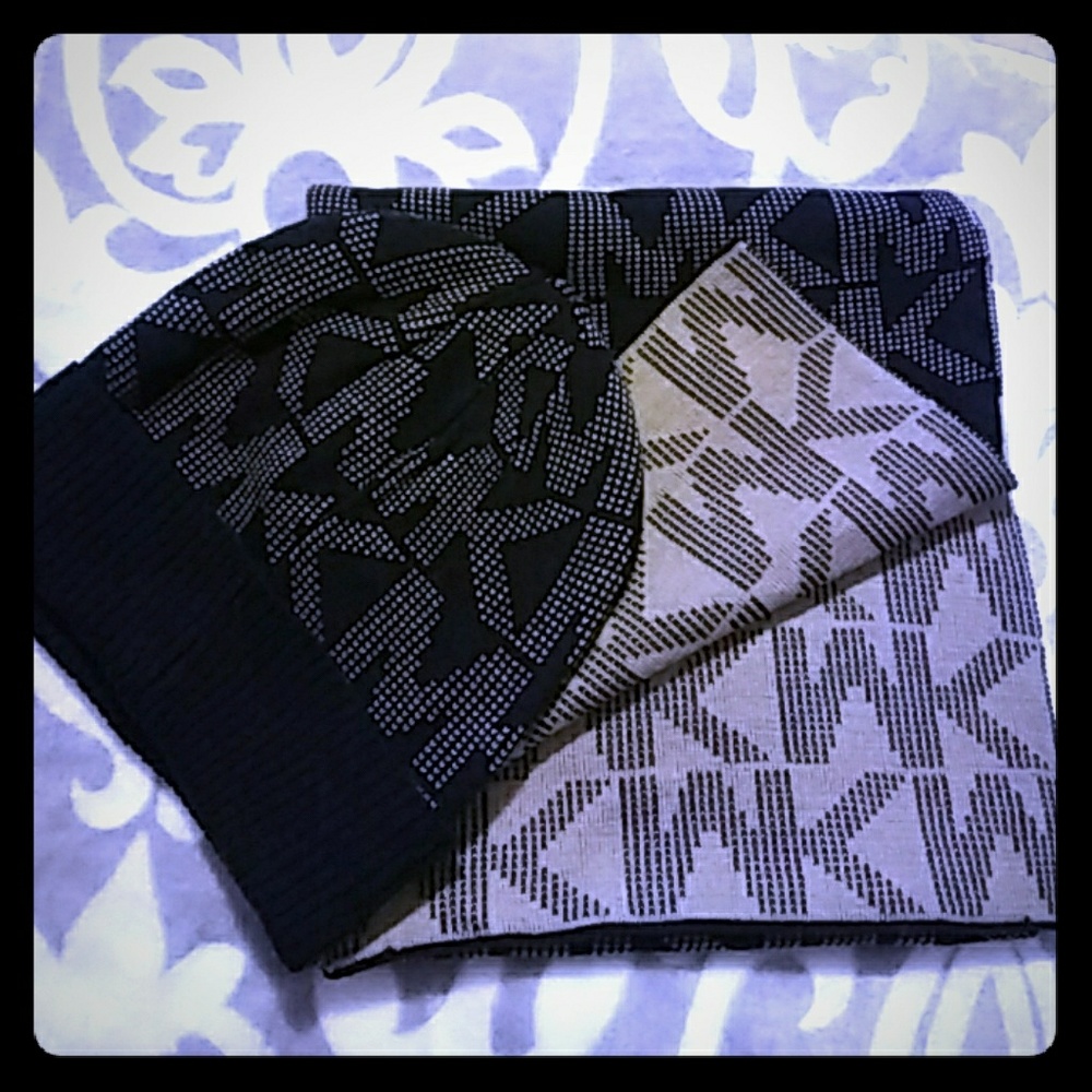 Michael Kors Scarf & Beanie